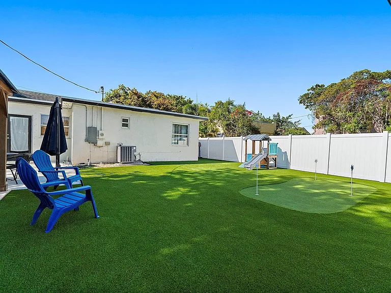 423 Avenida Alegre — Photo 32