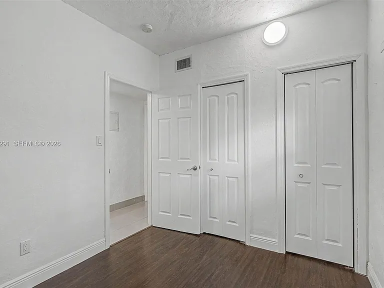 5917 SW 62nd Ter — Photo 11