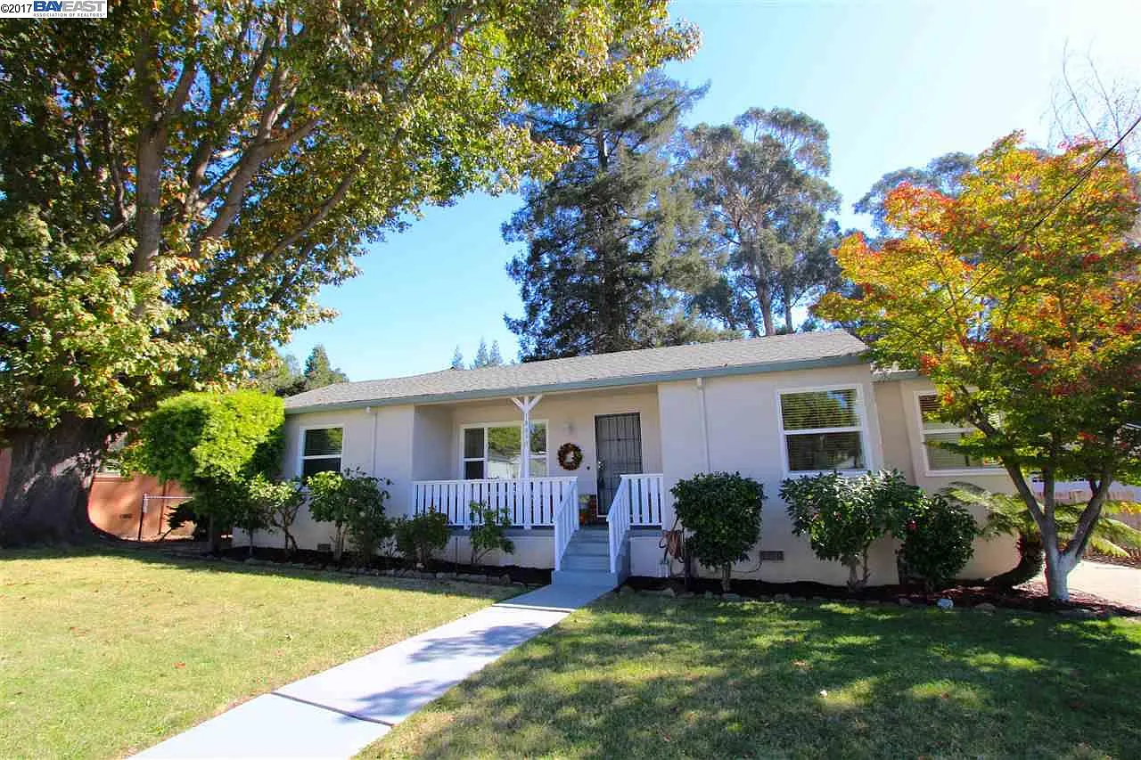 18830 Sandy Rd photo 1