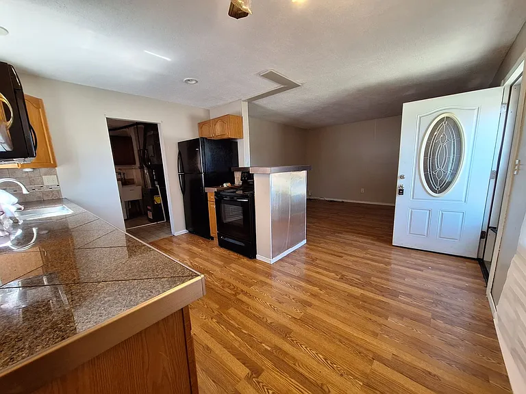 27067 Lawnwood St — Photo 7