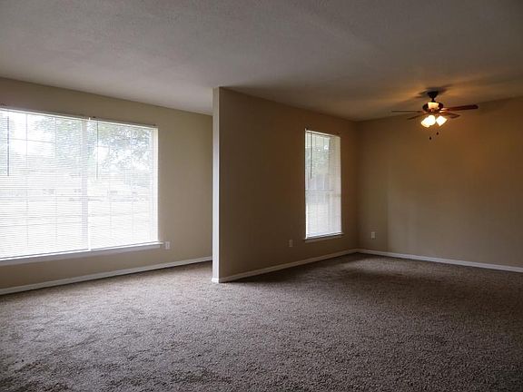 2nd image of 3195 Ashwood St