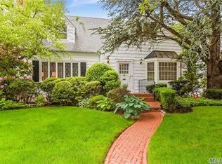 1376 Noel Ave, Hewlett, NY 11557