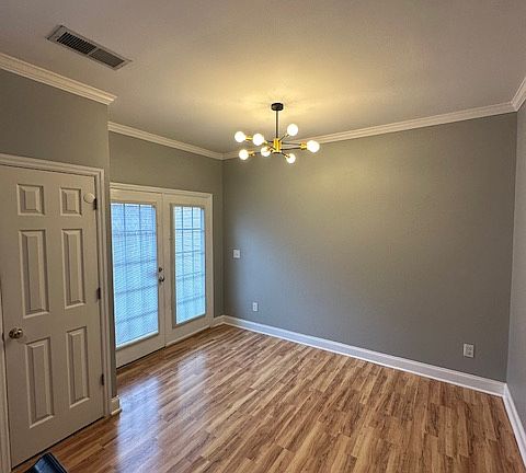 4th image of 4481 Baylor St