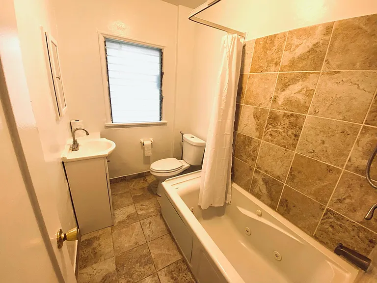 7417 Fountain Ave — Photo 8