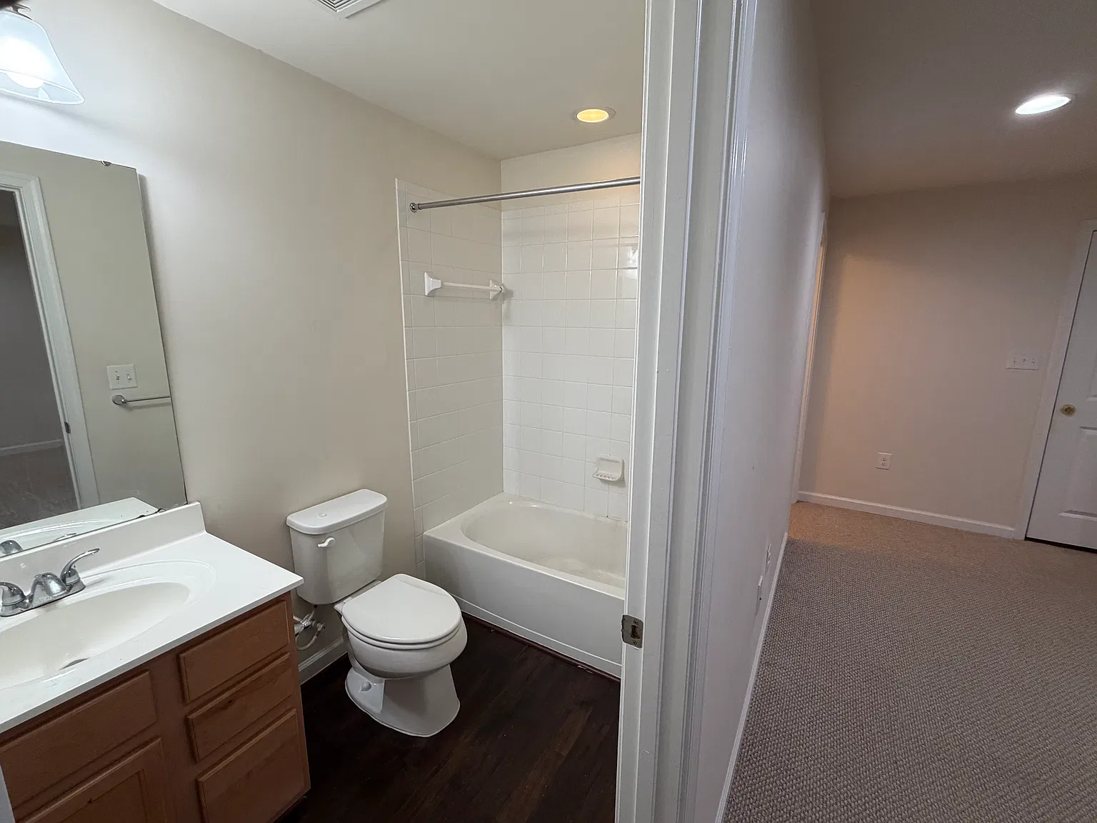 1 bed, 450 sqft, $1,195 — Photo 3