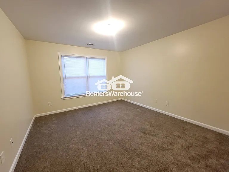 1025 Rowanshyre Cir — Photo 28