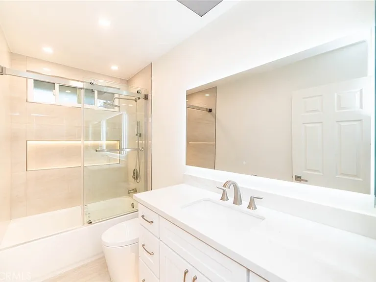 10 Oak Tree Ln — Photo 26