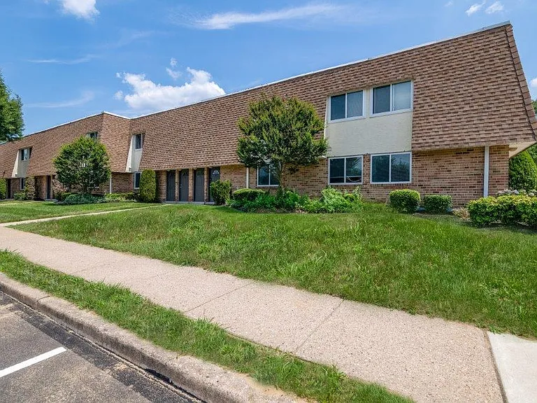 Westwood Gardens Apartment Homes — Photo 19