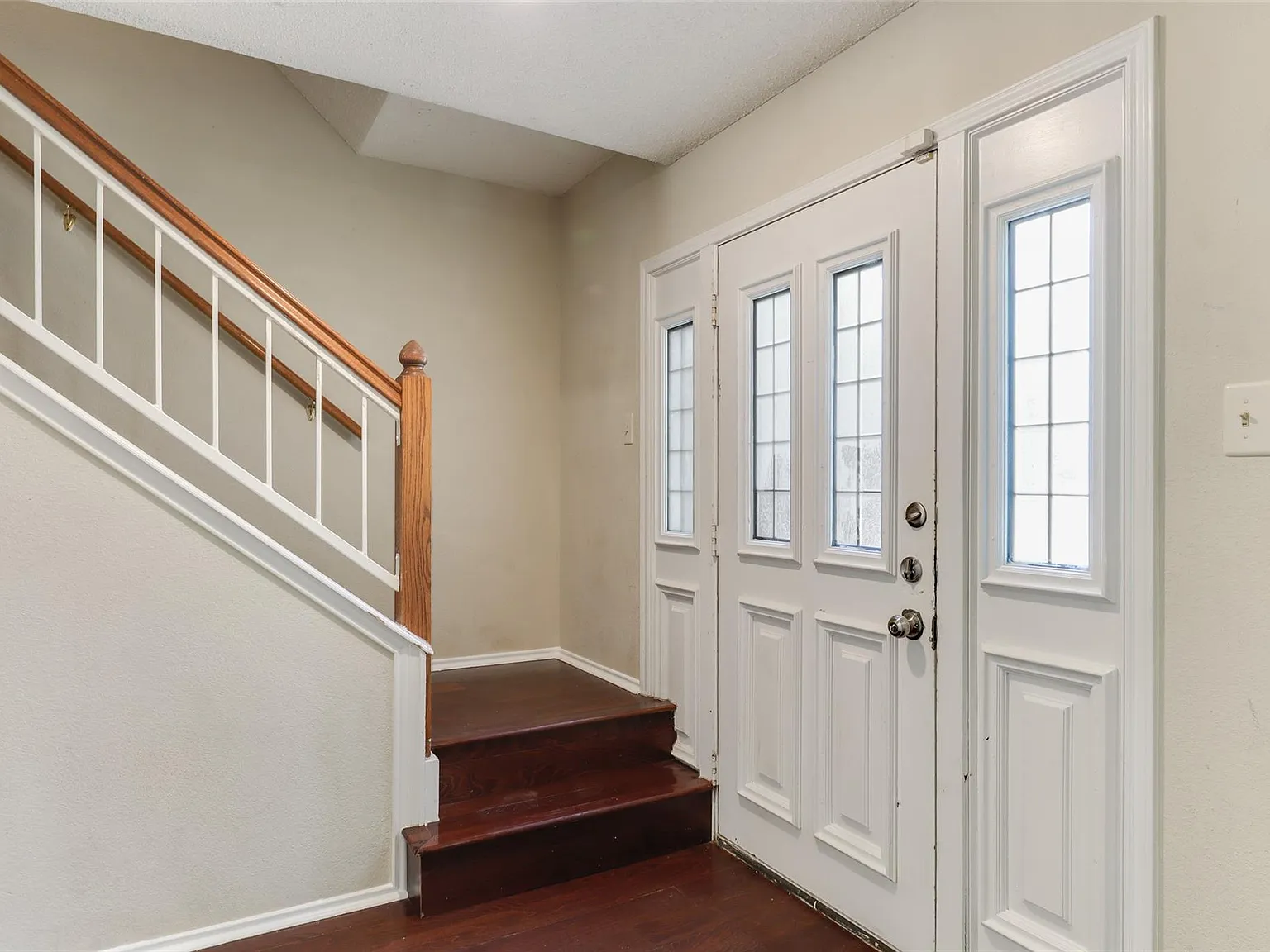 4 bed, 2.5 bath, 2412 sqft, $2,495 — Photo 4