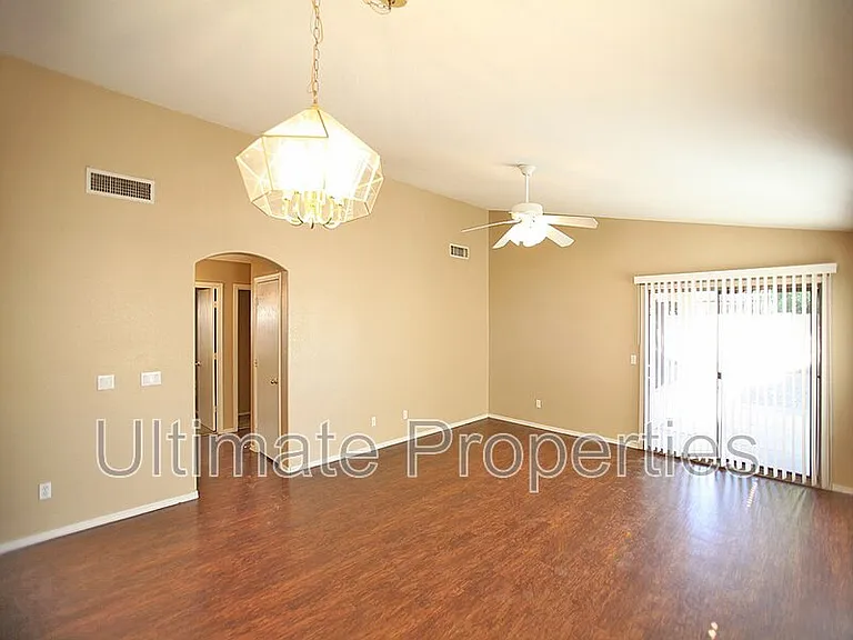 8570 W Rue De Lamour — Photo 13