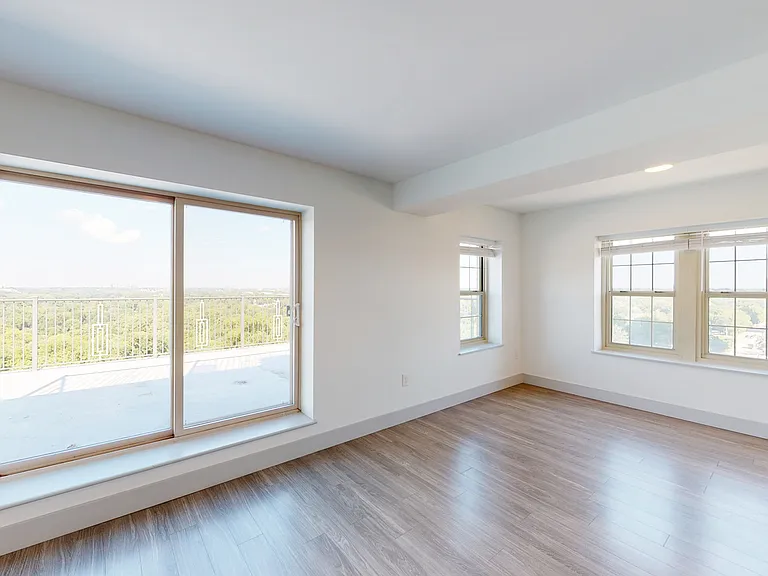 Dining/Living room