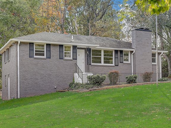 3rd image of 2935 Donna Hill Dr
