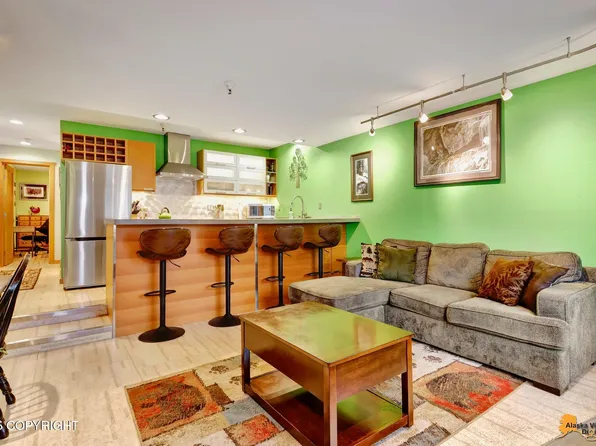 125 White Pass Ln APT 706, Girdwood, AK 99587