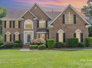 856 Clonmel Dr, Matthews, NC 28104