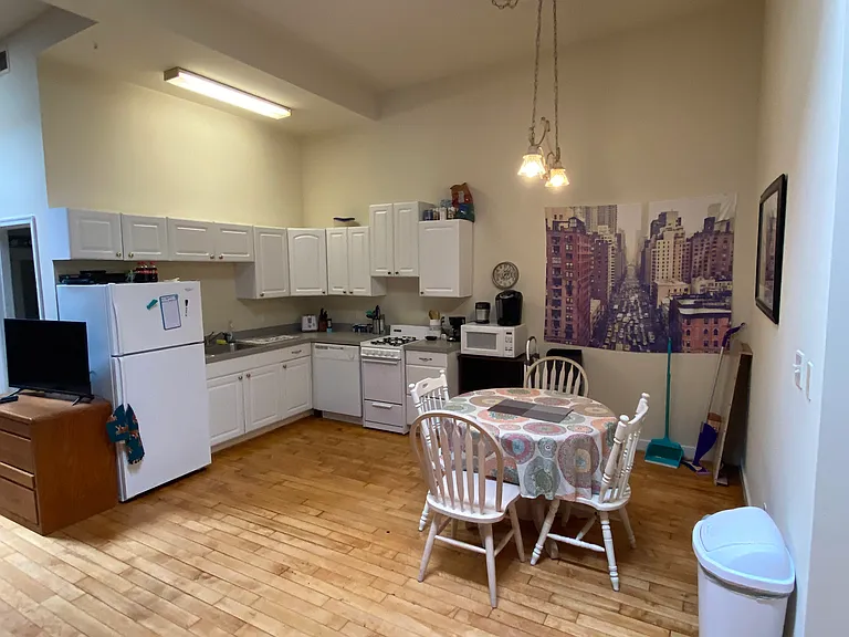 813 W Broad St #C — Photo 18