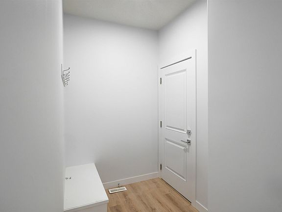 4th image of 3708 40th Ave