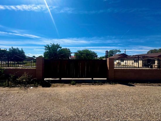 300 Camino Cinco SW, Albuquerque, NM 87105