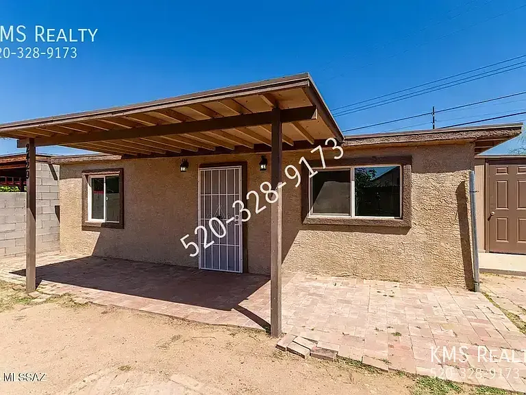2429 E Cameron Vis — Photo 16