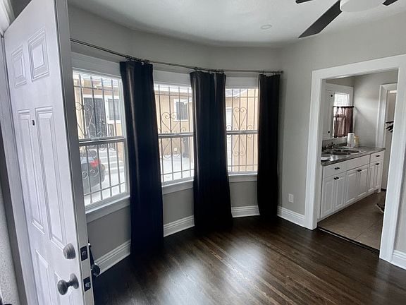 3rd image of 2034 W 35th Pl