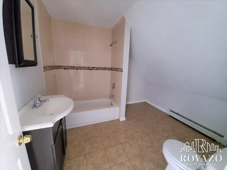 294 S 7th St #2A — Photo 8
