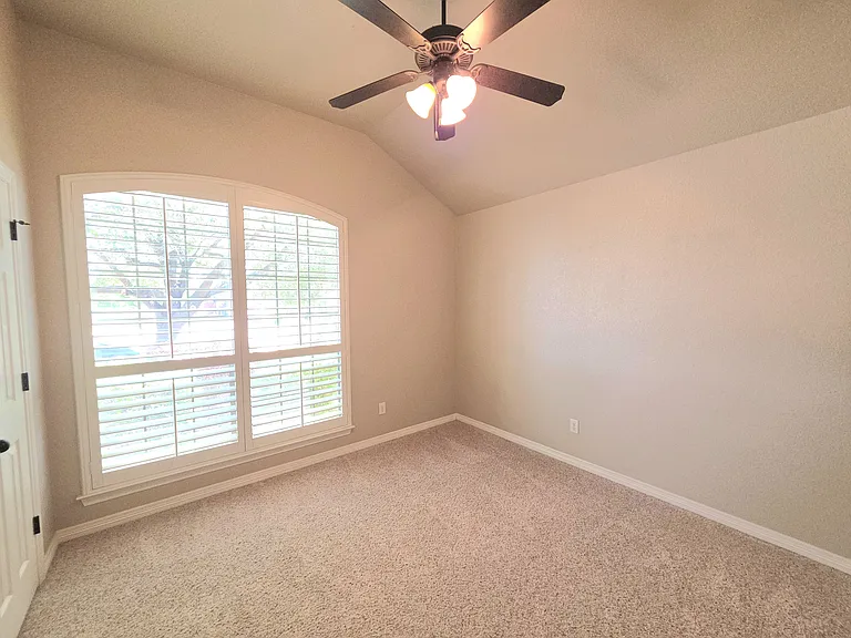 5020 Sean Patrick Gln — Photo 22