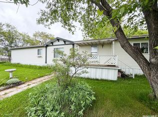501 7th AVENUE E, Meadow Lake, SK S9X 1X9