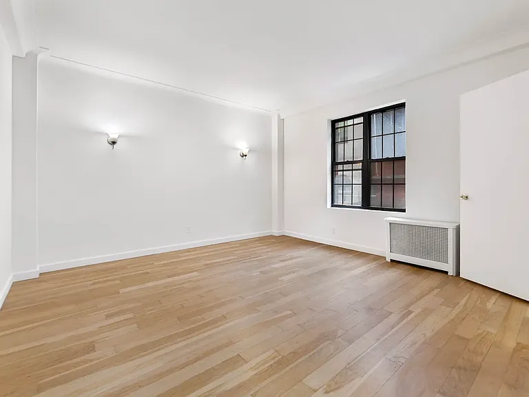 15 W 55th St #7C — Photo 13