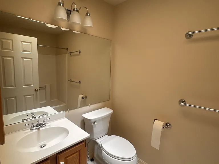 4282 Wimbledon Dr — Photo 32
