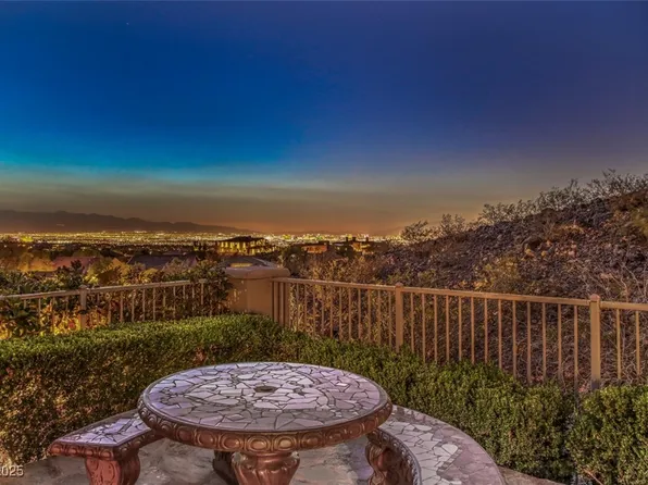 12 Gladewater Dr, Henderson, NV 89052