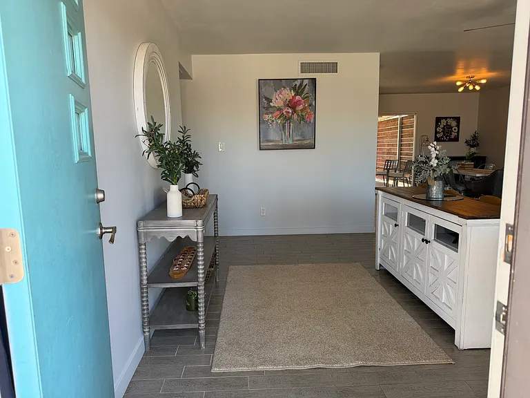 135 E Ellis Dr — Photo 5