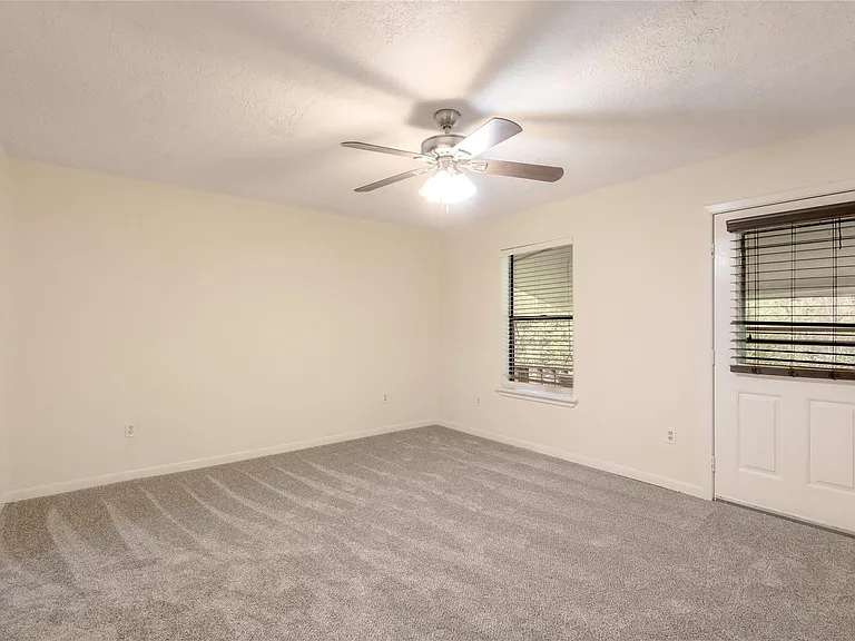 138 Summer Pl #B — Photo 11
