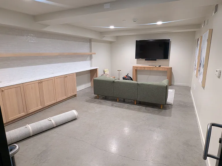 Community media room - free to use with online reservation