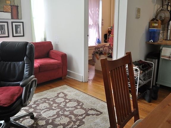 3rd image of 253 E 77th St APT 3A