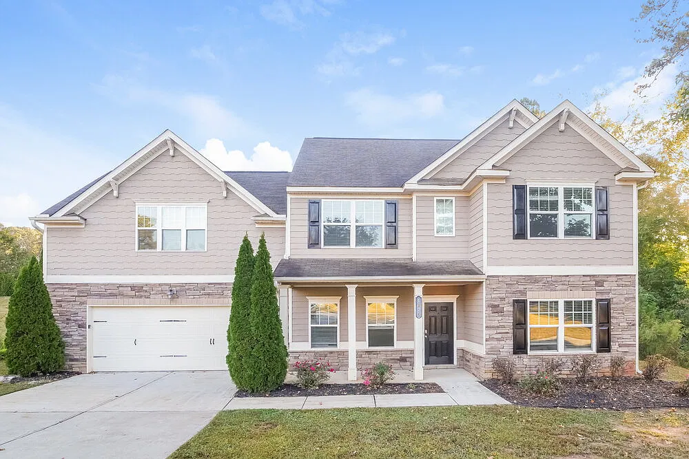 4 bed, 2.5 bath, 2488 sqft, $3,130 — Photo 1
