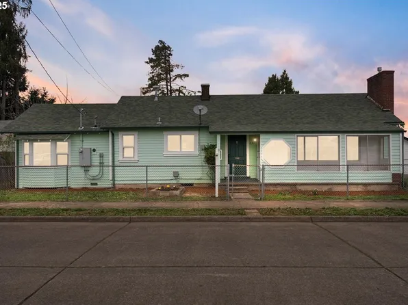 630 E Harrison Ave, Cottage Grove, OR 97424