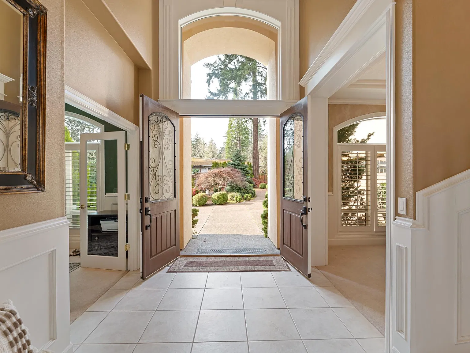 14112 Heathrow Ln — Photo 2