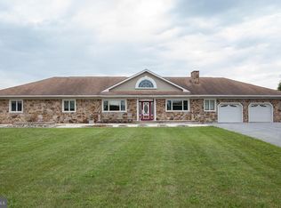 571 S Crawford Rd, Hummelstown, PA 17036