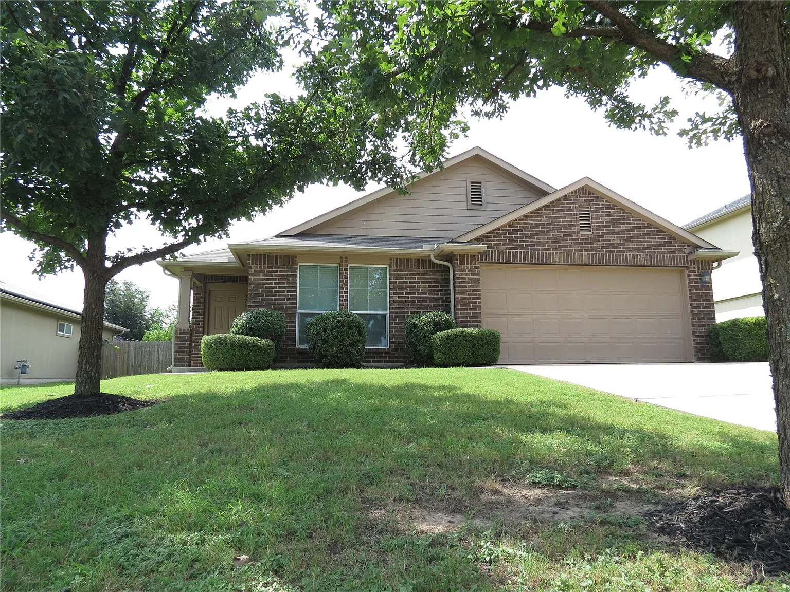 3 bed, 2.0 bath, 1338 sqft, $1,800 — Photo 1