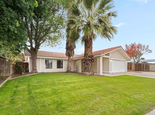 2712 Sweet Trail Ct, Bakersfield, CA 93306