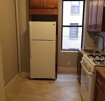2nd image of 1661 E 13th St #D4