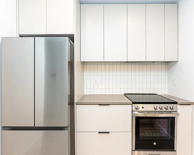344 Lorimer Street — Photo 4