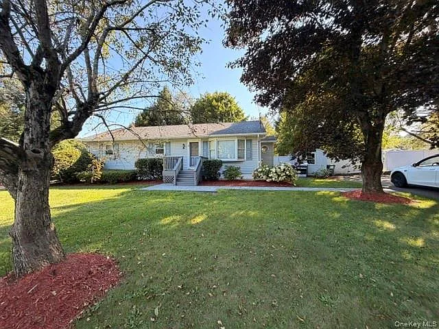 3 bed, 2.0 bath, 1056 sqft, $2,500 — Photo 1