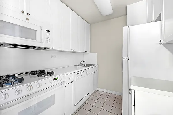Kitchen, photo 1