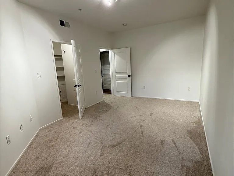 2457 Watermarke Pl #2457 — Photo 1