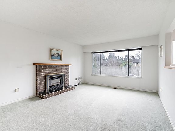 4th image of 22967 Storey Ave