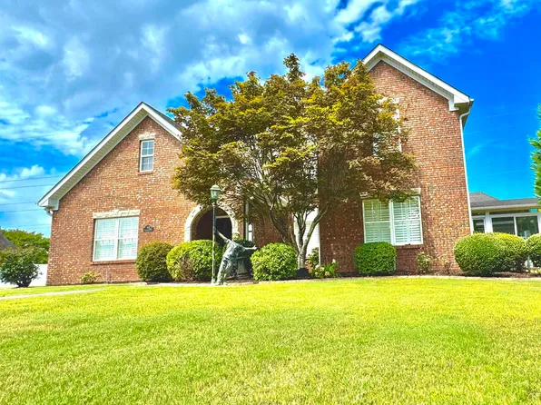 901 Parkside Ct SE, Decatur, AL 35601