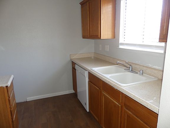 4th image of 1221 N Peach Ave APT 143