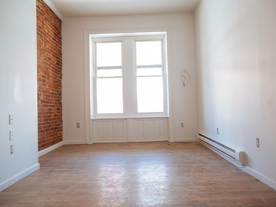 1st image of 1502 W Tioga St #1F