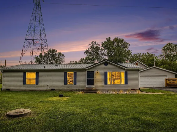 26070 Woodridge Dr, Elkhart, IN 46517