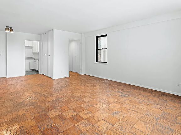 4th image of 330 3rd Ave APT 17K
